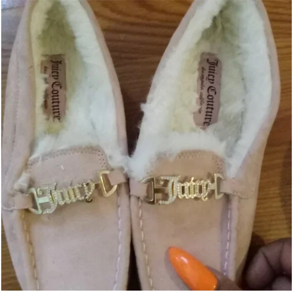Juicy couture pink moccasins